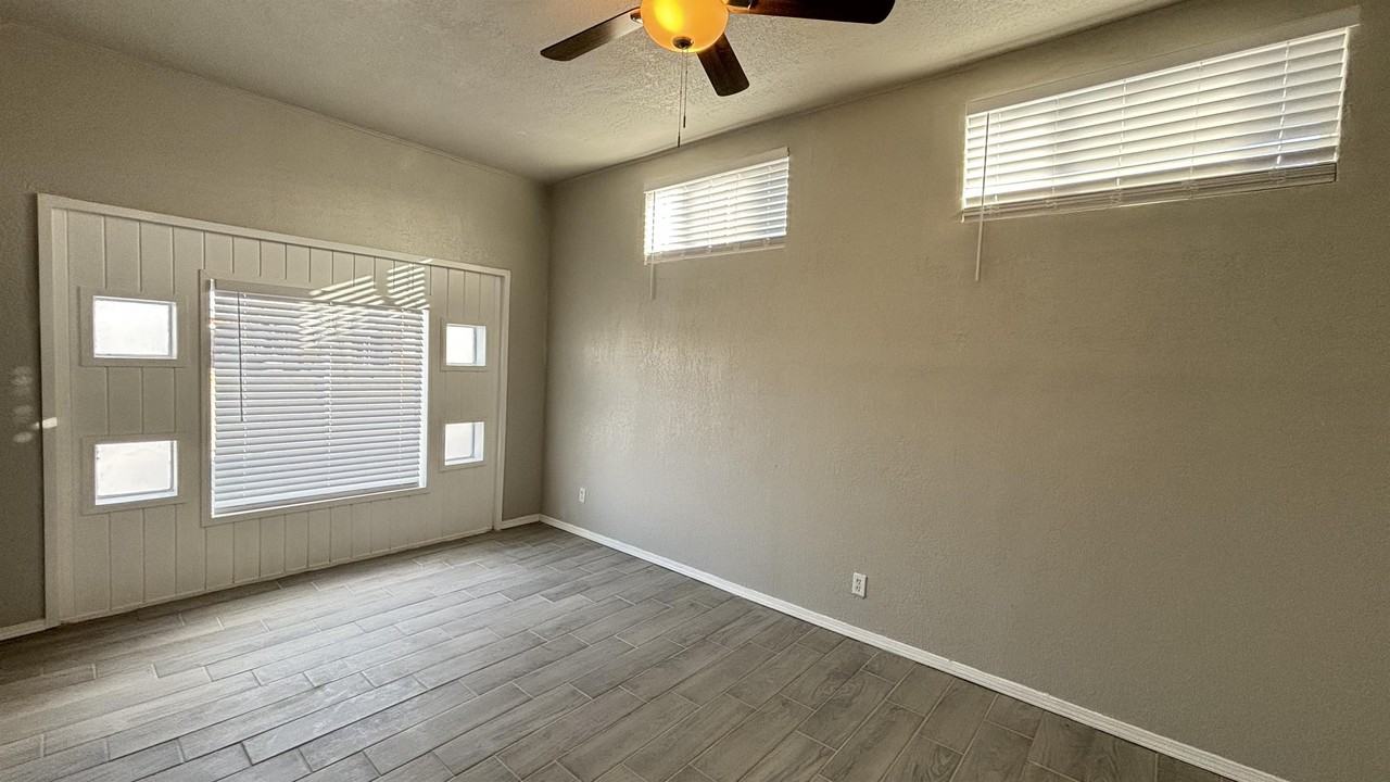 821 Olson Street Unit B - Photo 4 of 20
