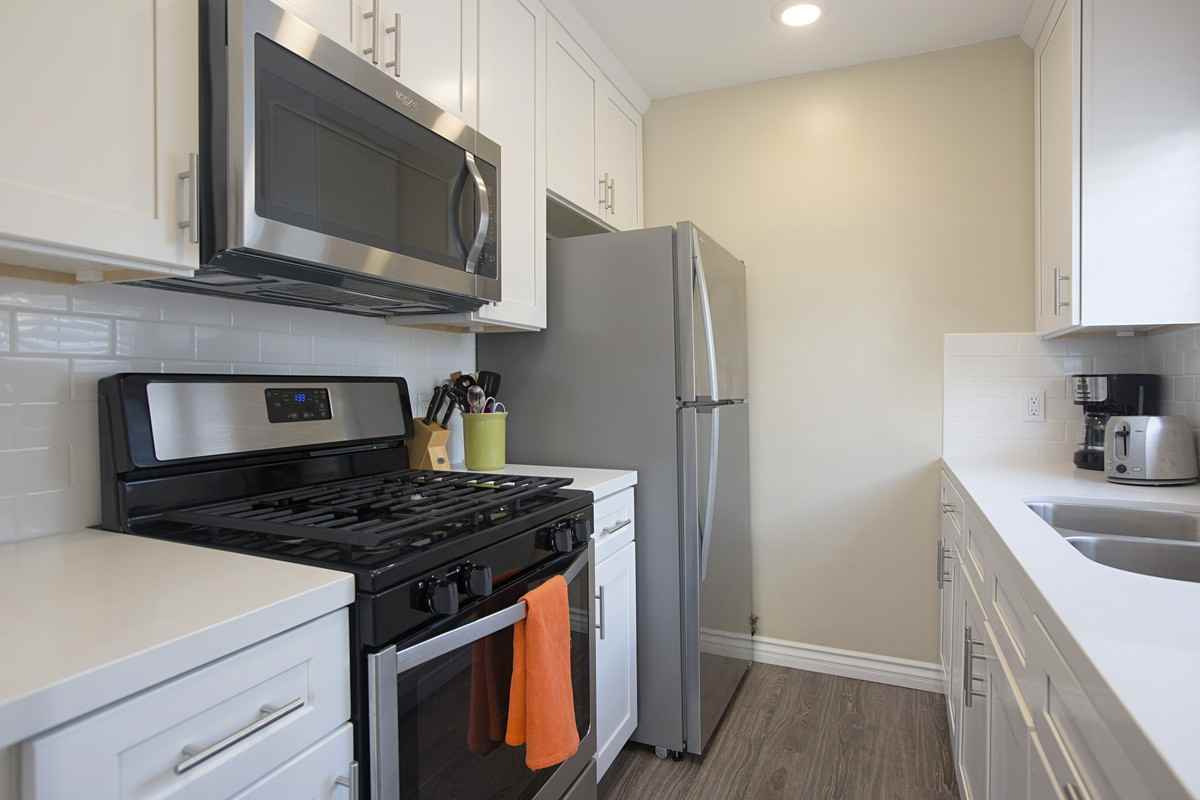 Whiting Court - Photo 5 of 50