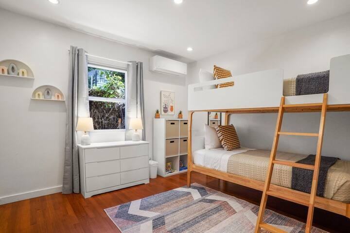 4551 Narragansett Avenue - Photo 2 of 50