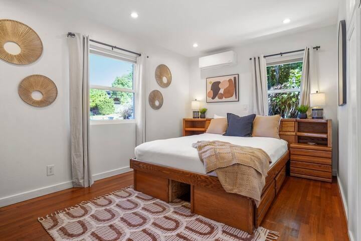 4551 Narragansett Avenue - Photo 5 of 50