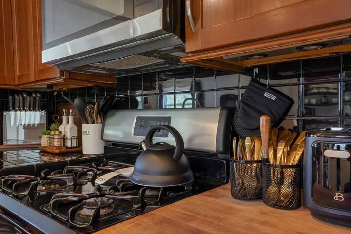 4551 Narragansett Avenue - Photo 7 of 50