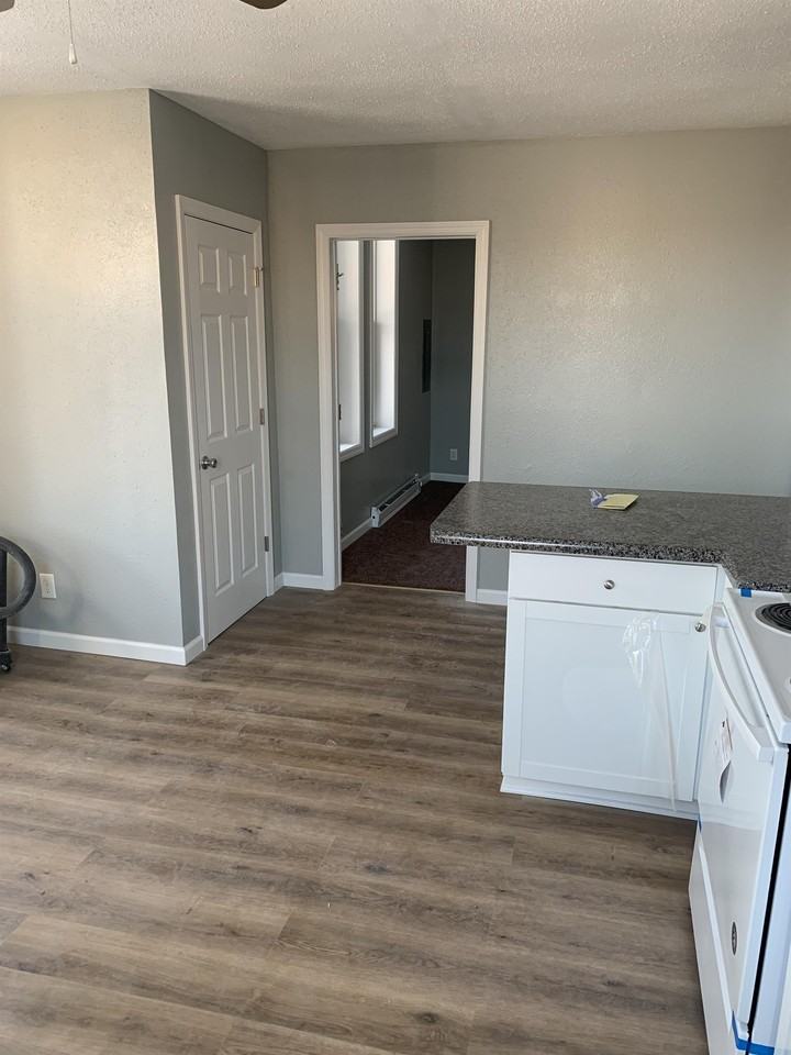 209 East Graham Street - Photo 3 of 9