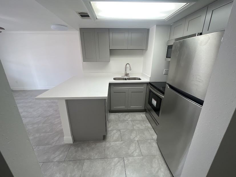 3531 Ridgelake Drive - Photo 4 of 10