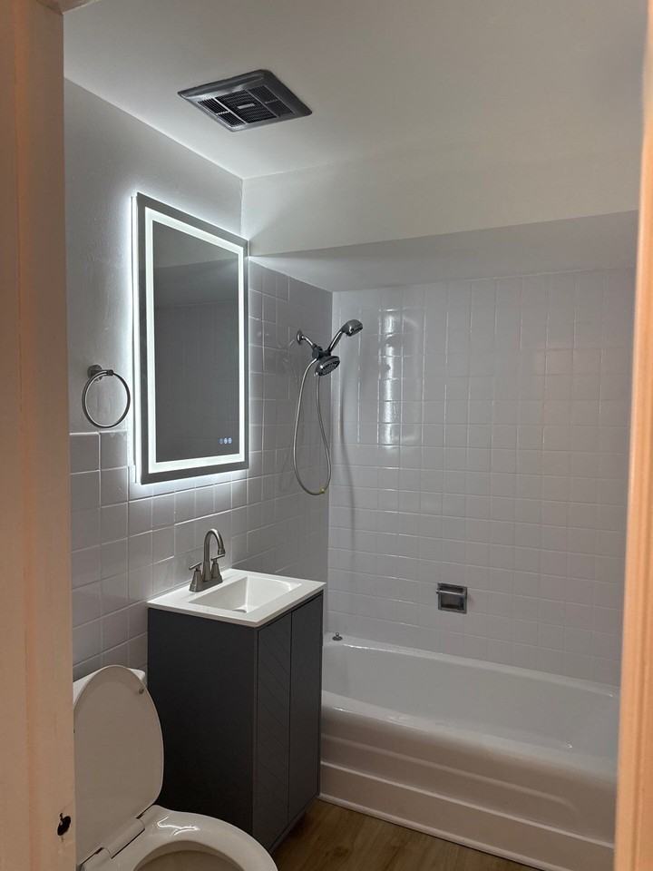 17385 70th Avenue - Photo 3 of 10