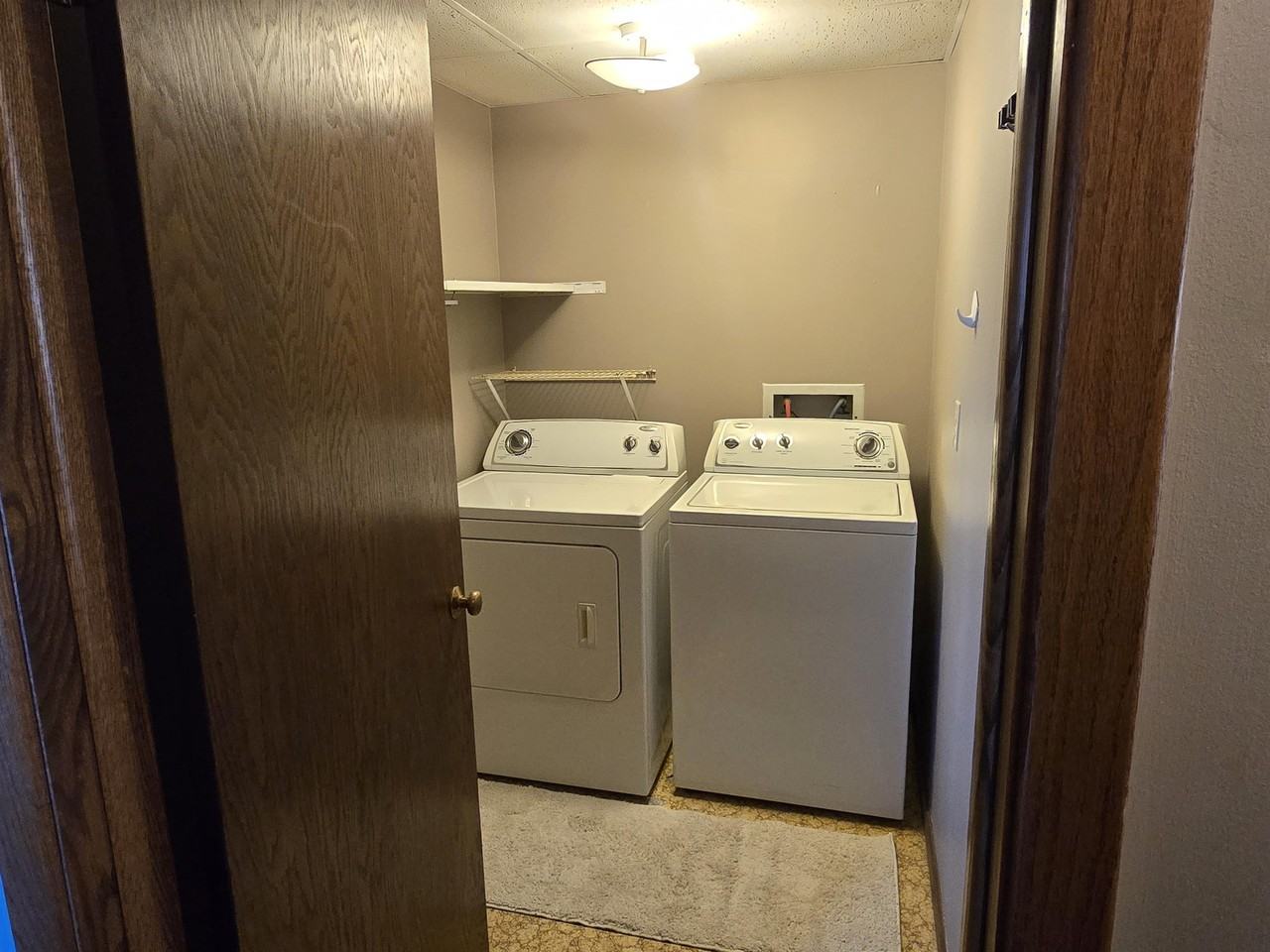 726 West 2nd Street - Photo 6 of 28