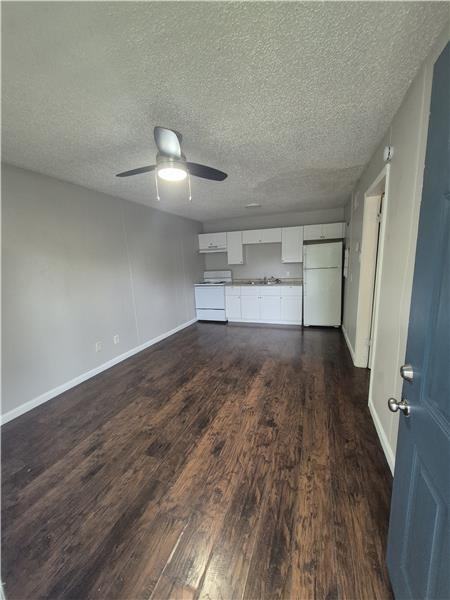 925 N 26th St - Photo 3 of 13