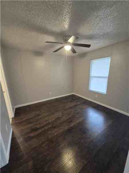 925 N 26th St - Photo 6 of 13