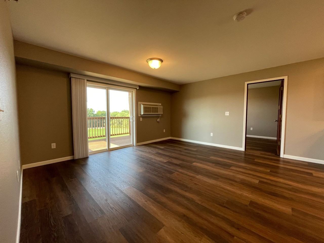 Edgeview Apartments - Photo 5 of 13