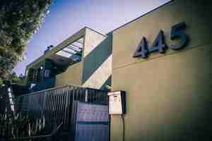 featured image of 445 West University Avenue