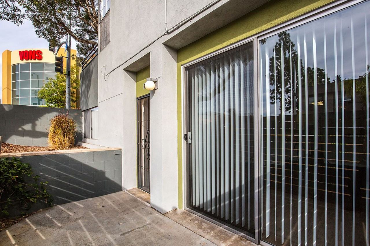 YOUR HOME IN THE HEART OF SAN DIEGO - Photo 5 of 21