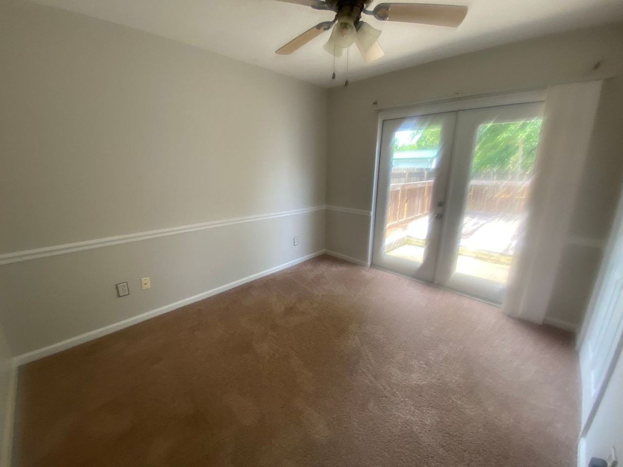 1609 Louisiana Ave - Photo 3 of 11