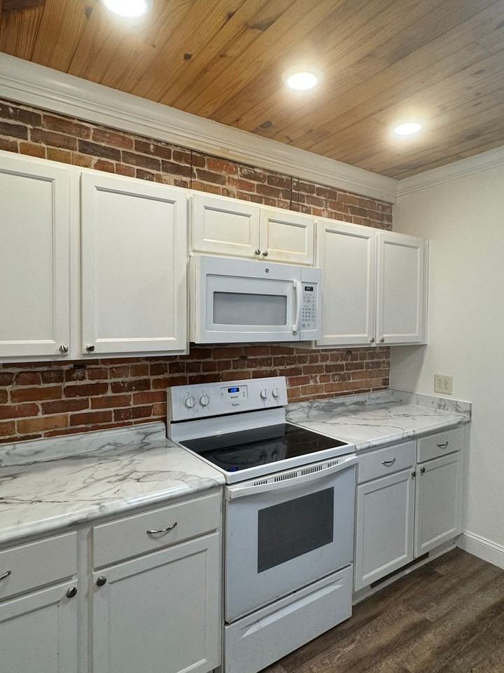 33 W Oak St #A - Photo 6 of 14
