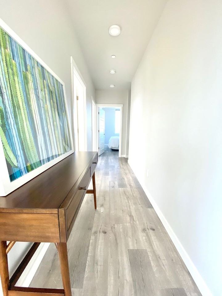 University Flats Apartments - Photo 2 of 16
