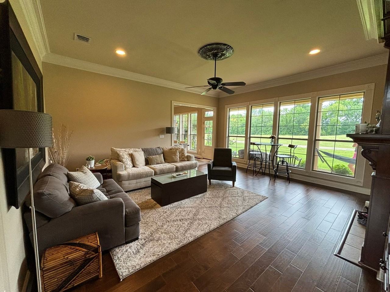 64 Turnbury Dr - Photo 5 of 35