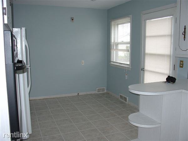 29488 Vinewood Dr - Photo 3 of 10