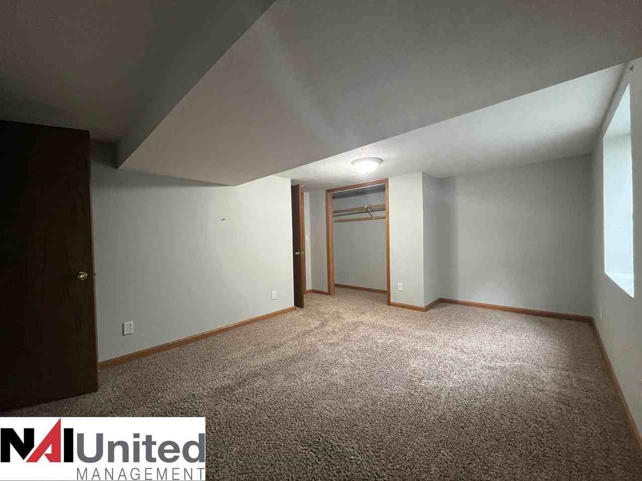 2523 S Saint Aubin St - Photo 4 of 7