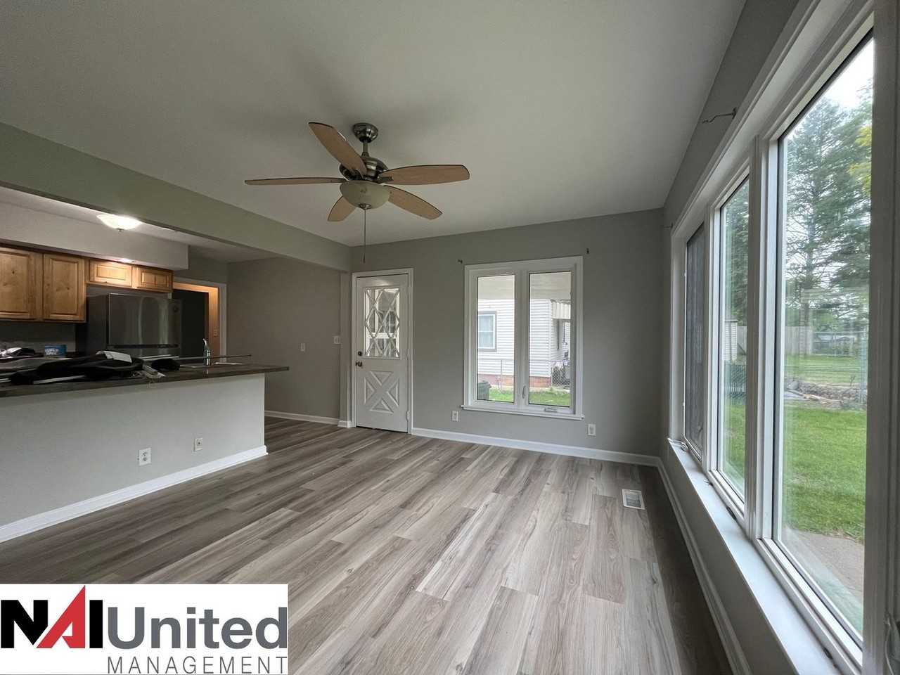 2523 S Saint Aubin St - Photo 5 of 7