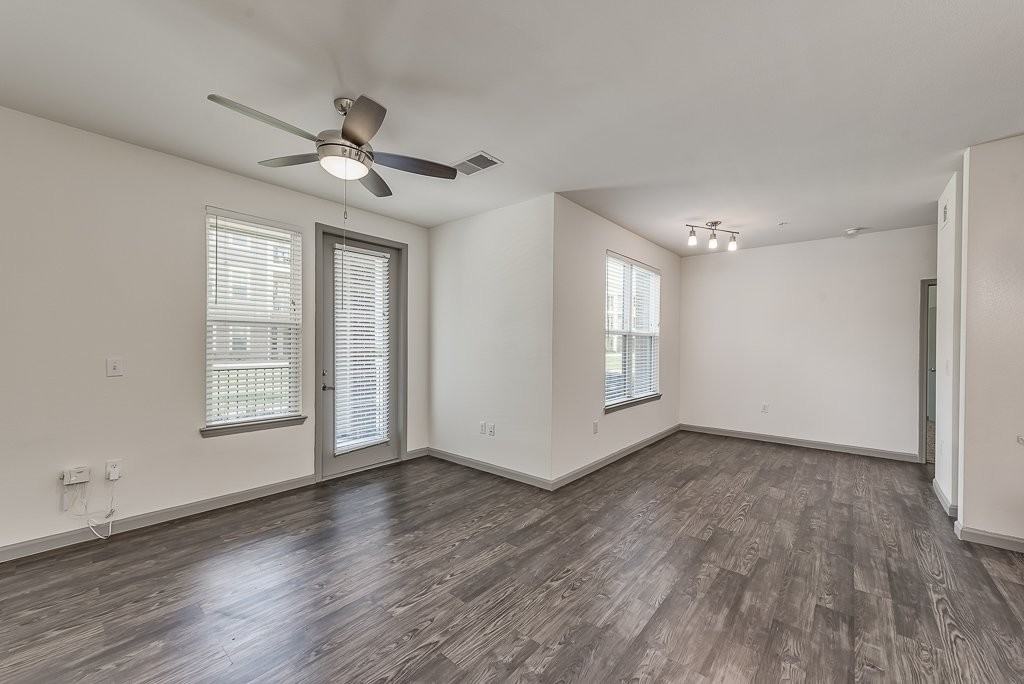 The Retreat - Photo 4 of 40