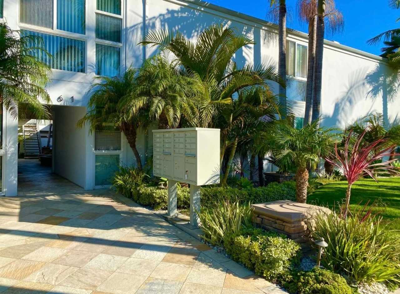 Howard & Lexington Apts - Photo 2 of 3