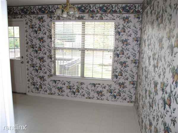 1430 Southern Hills Dr - Photo 3 of 9