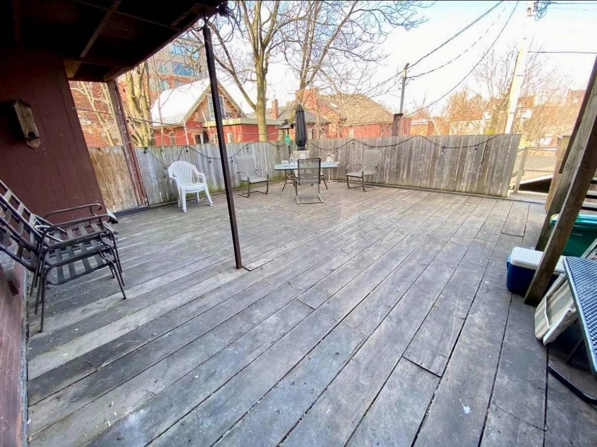 203 James St N #1 - Photo 2 of 9