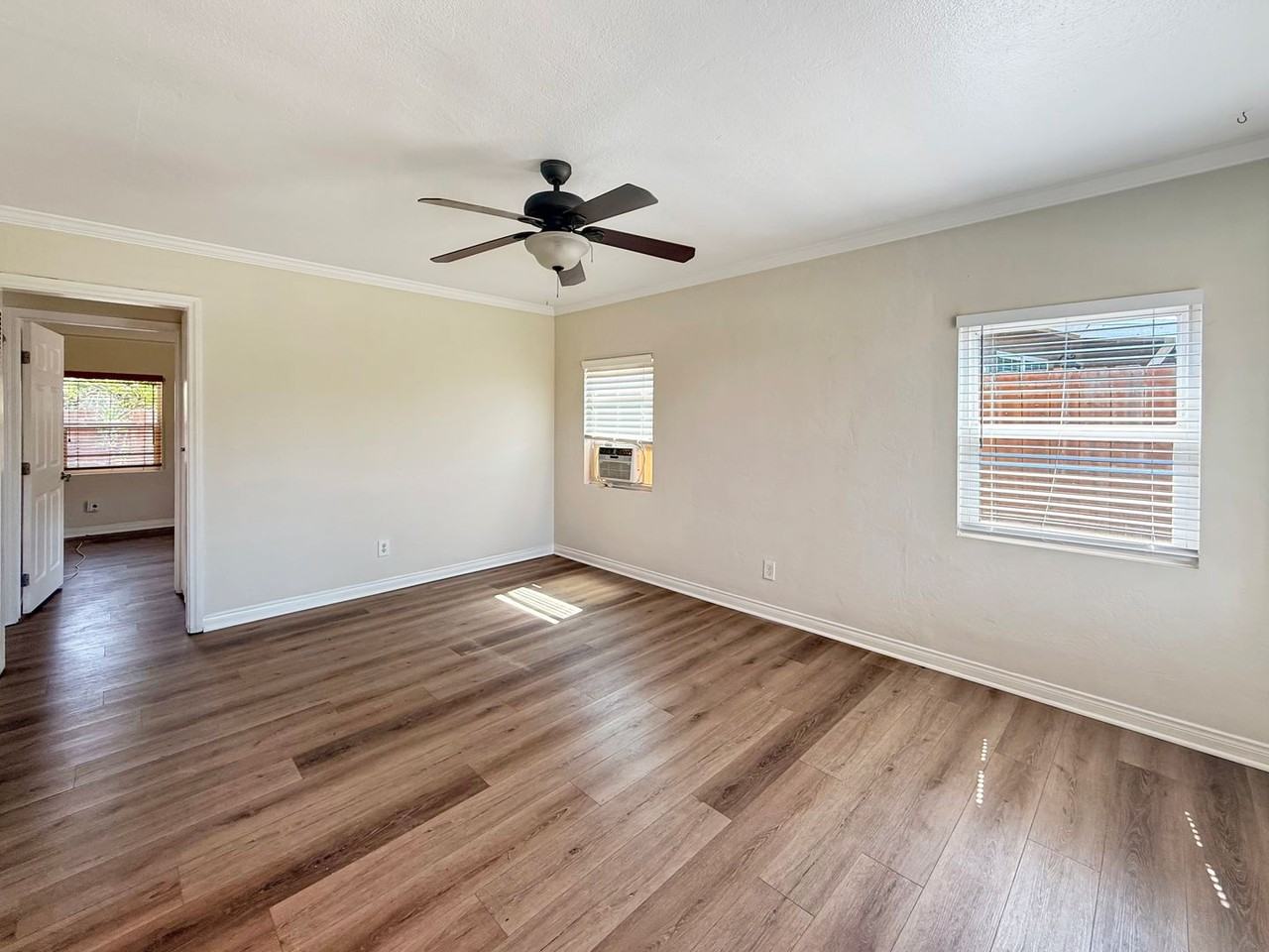 5927 Bark St - Photo 2 of 14