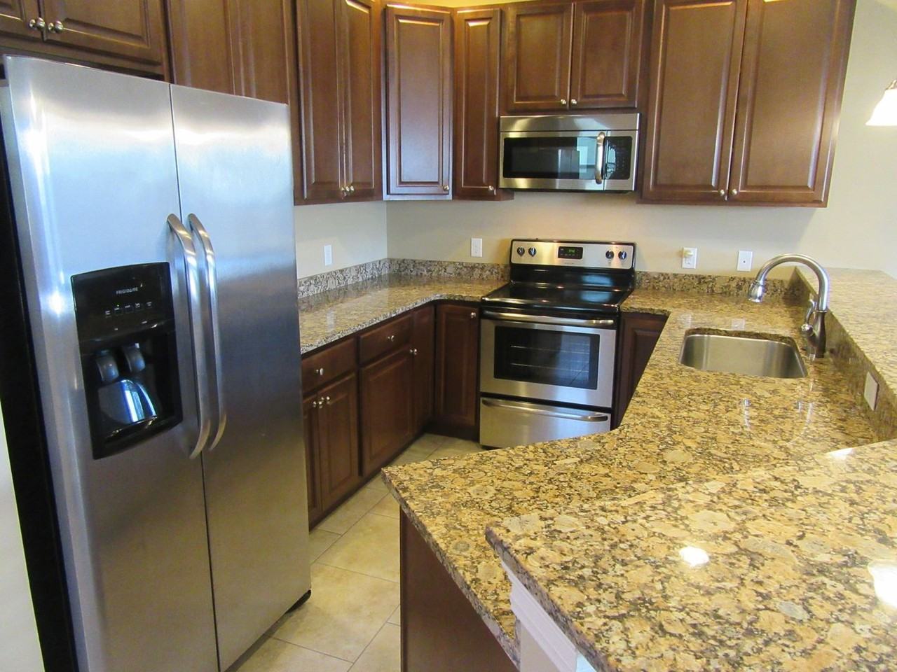 2407 Astrid Ln - Photo 3 of 22