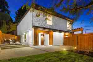 featured image of 9817 Se Shoreland Dr