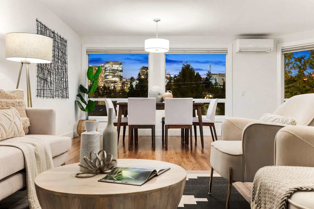 9817 SE Shoreland Dr, Bellevue, WA 98004 - Photo 4 of 17