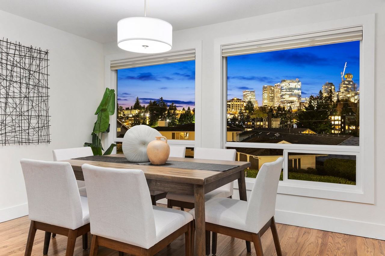 9817 SE Shoreland Dr, Bellevue, WA 98004 - Photo 5 of 17