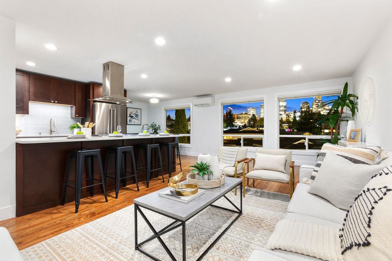 9817 SE Shoreland Dr, Bellevue, WA 98004 - Photo 7 of 17