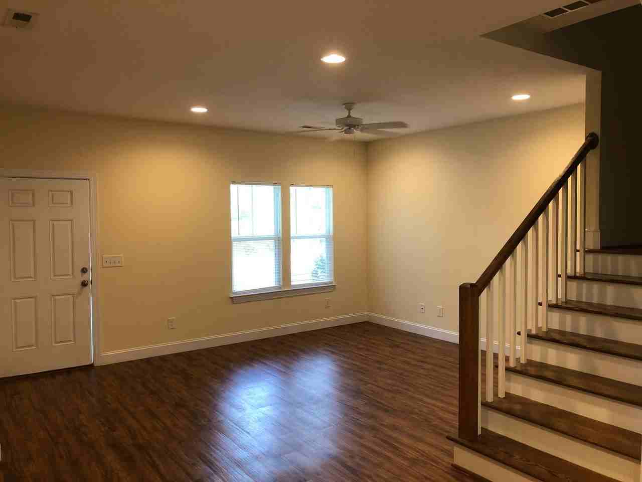 1203 Greenwood Ave - Photo 4 of 15