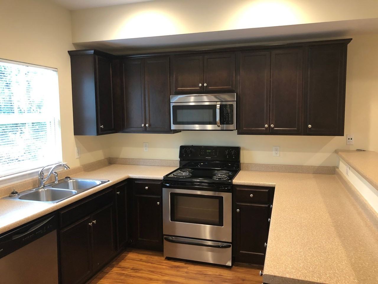 1203 Greenwood Ave - Photo 5 of 15