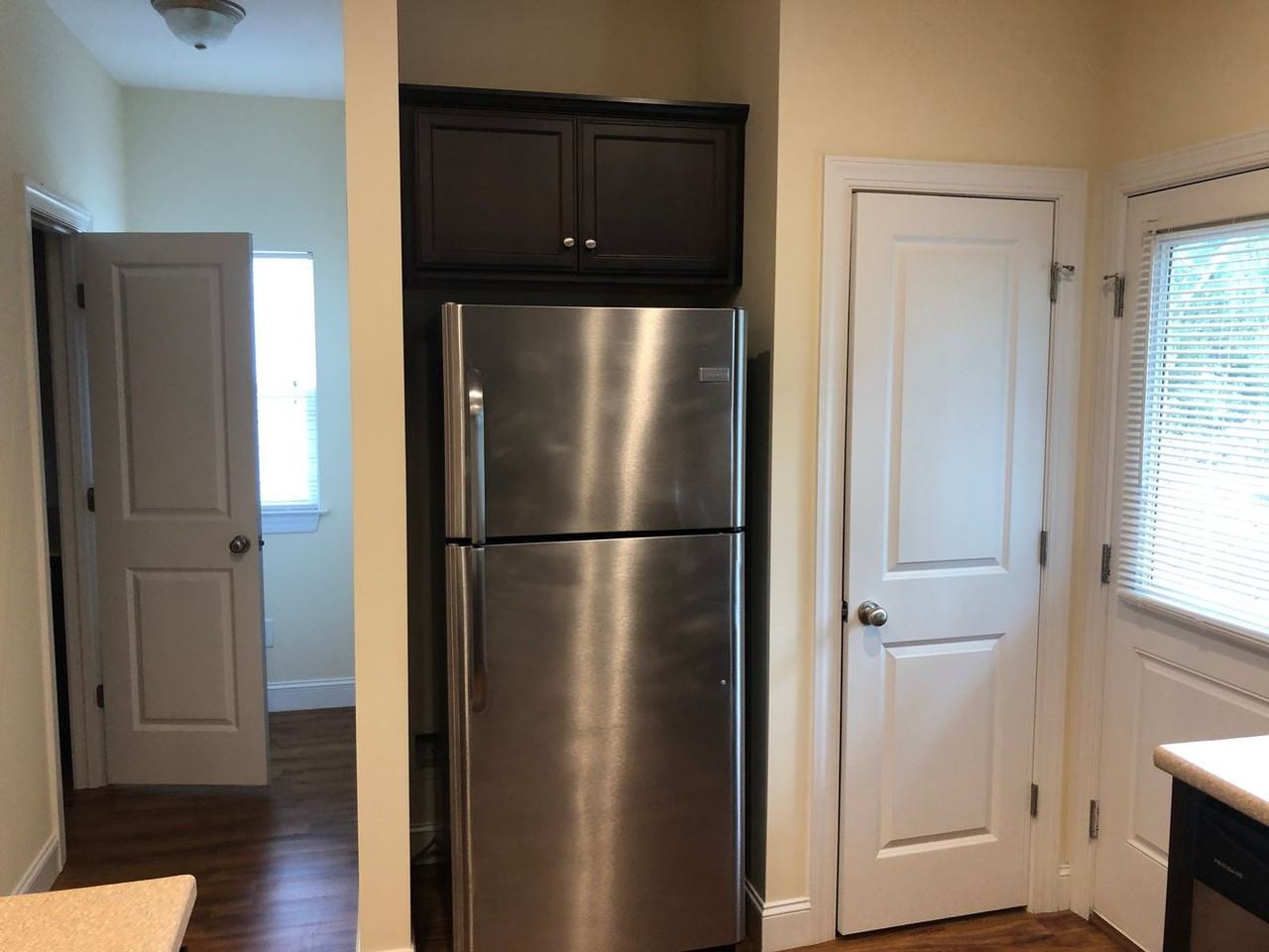 1203 Greenwood Ave - Photo 6 of 15