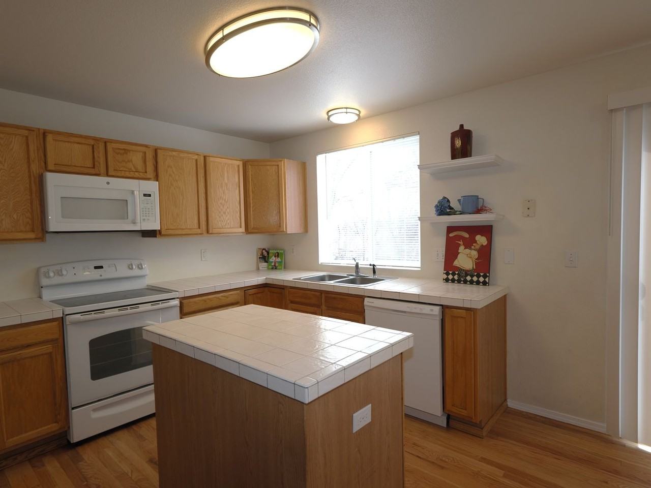 815 Riverview Ln - Photo 7 of 27