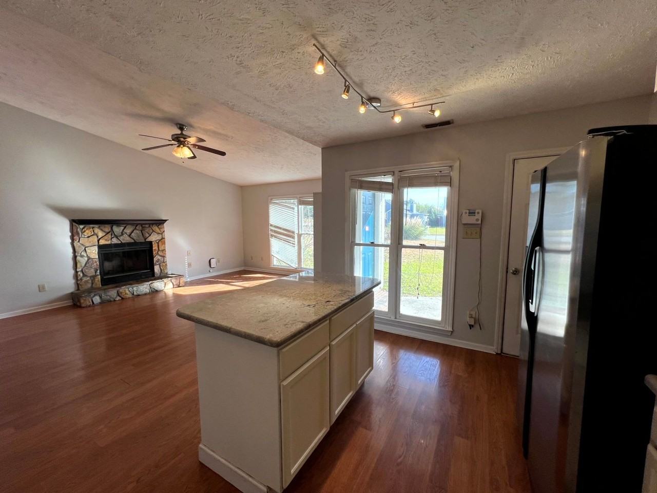 5708 Icarus Cir - Photo 6 of 21