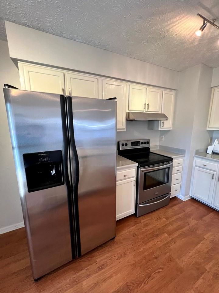 5708 Icarus Cir - Photo 7 of 21