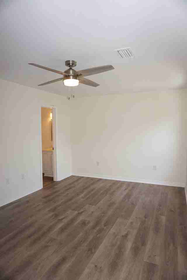 1102 Tiki Too Ave - Photo 5 of 14