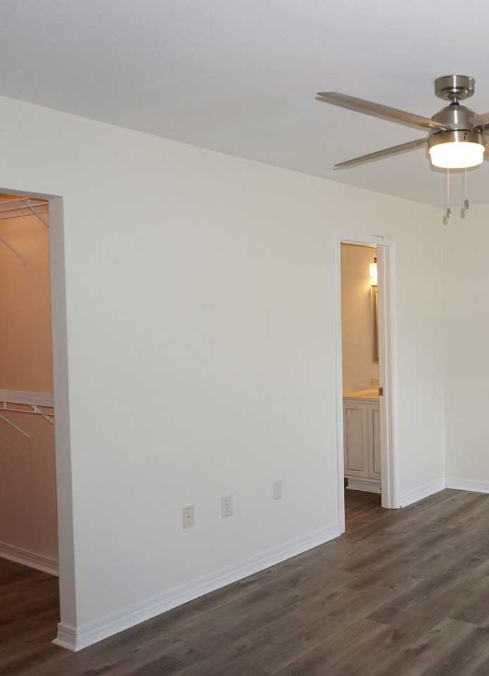 1102 Tiki Too Ave - Photo 6 of 14