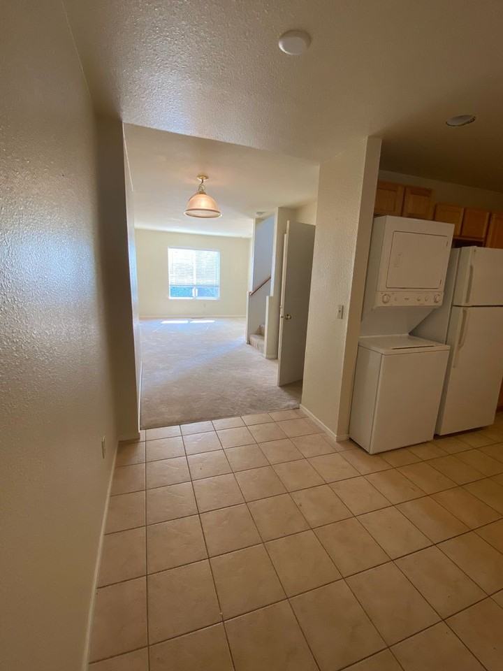 1265 Plumas St - Photo 2 of 15