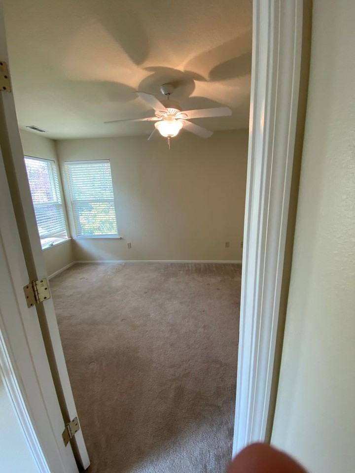 1265 Plumas St - Photo 3 of 15