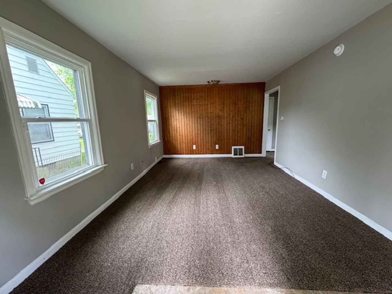 3922 Oliver St - Photo 2 of 7