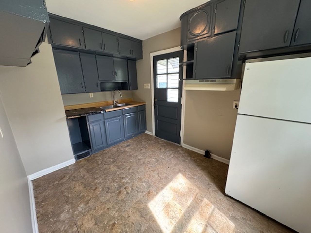 3922 Oliver St - Photo 3 of 7
