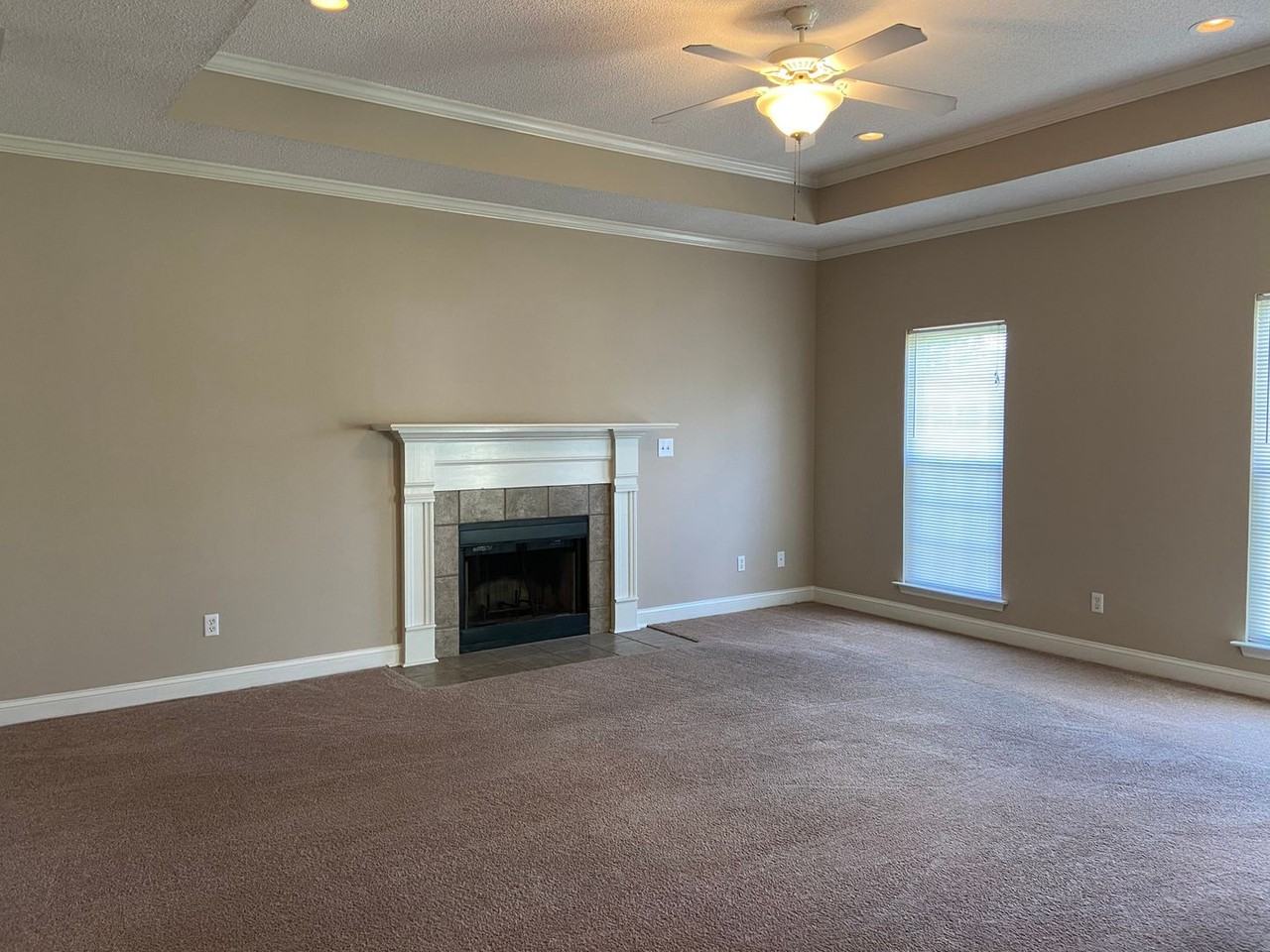 192 Huntingdon Dr - Photo 2 of 10