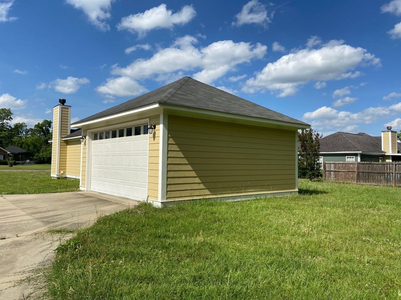 192 Huntingdon Dr - Photo 3 of 10