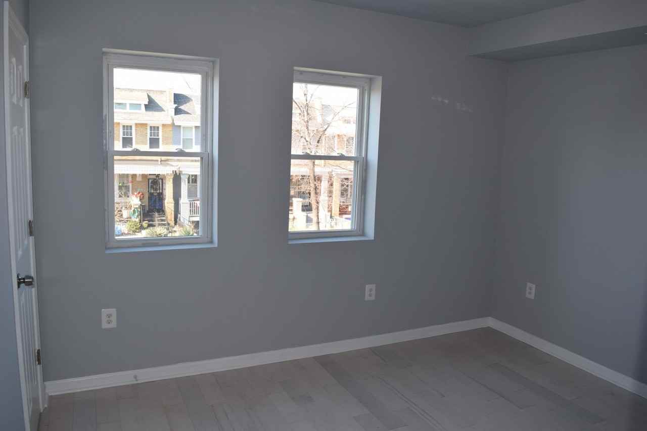 1705 Montello Ave Ne - Photo 2 of 18