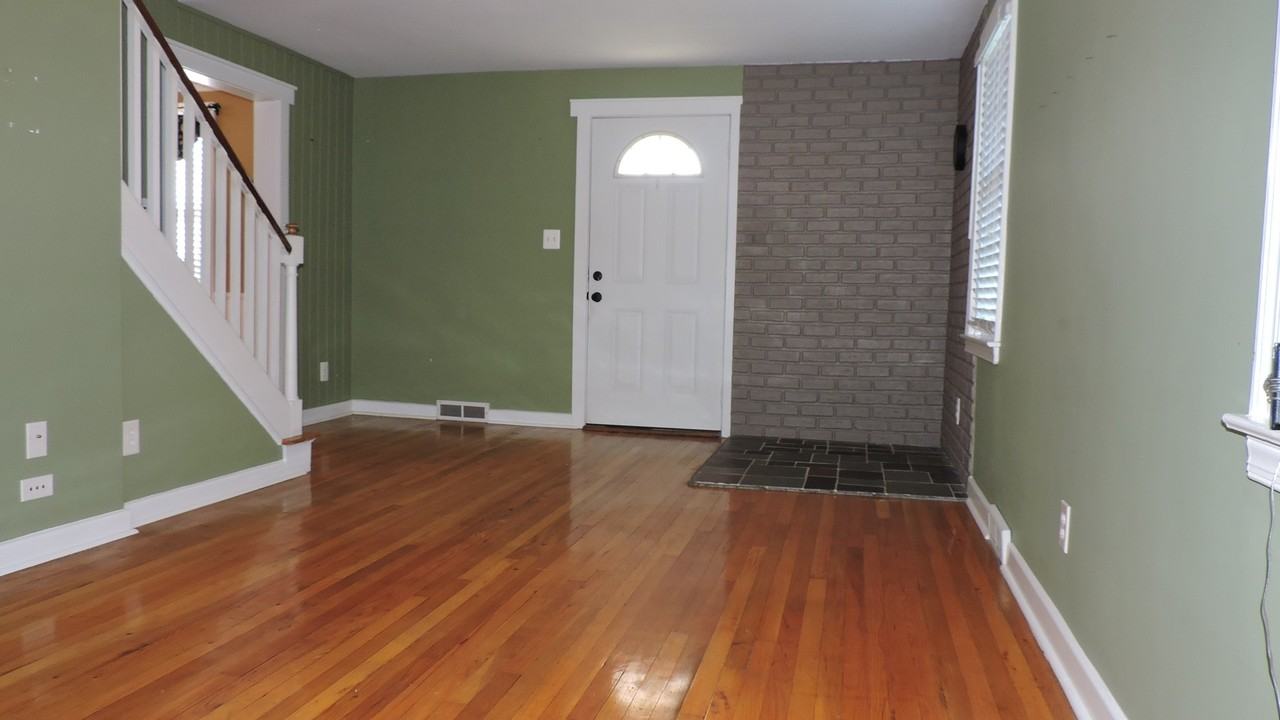 1939 E Jonathan St - Photo 2 of 13