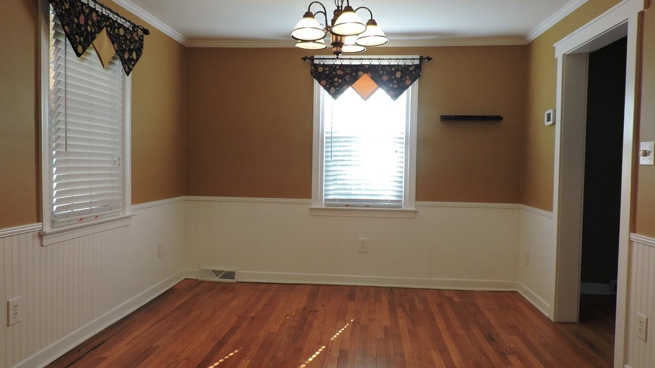 1939 E Jonathan St - Photo 3 of 13