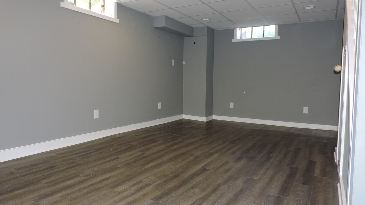 1939 E Jonathan St - Photo 6 of 13