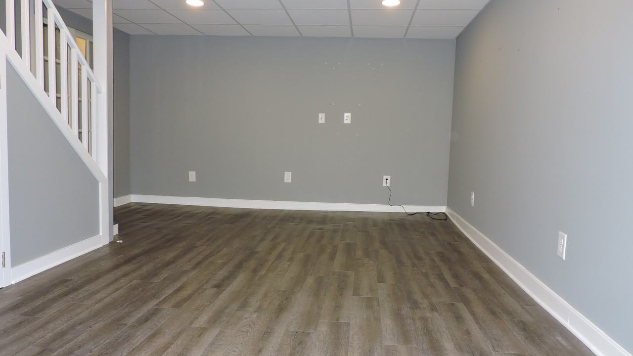 1939 E Jonathan St - Photo 7 of 13